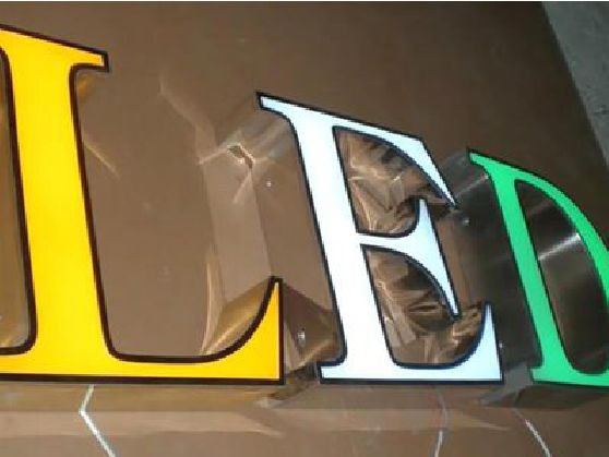 永胜介绍LED招牌的基础知识。